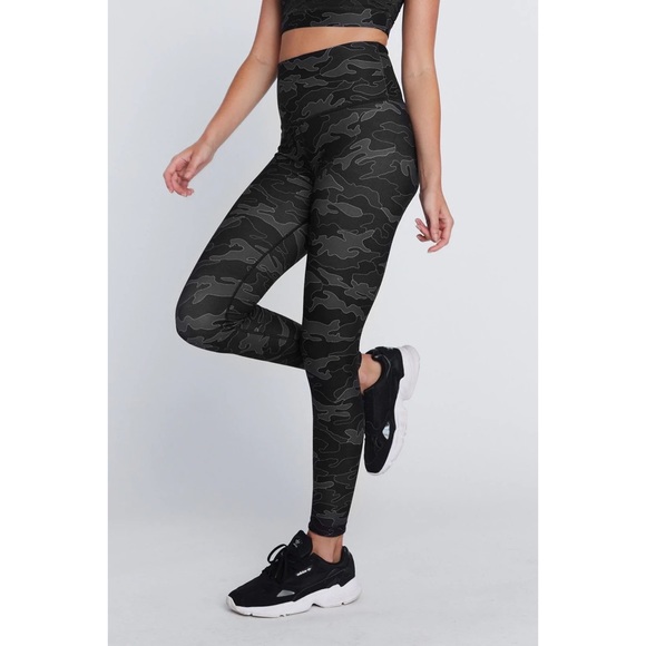 3 for $15 WITH Wear It To Heart Line Camo High Rise Reversible Leggings - Picture 2 of 7